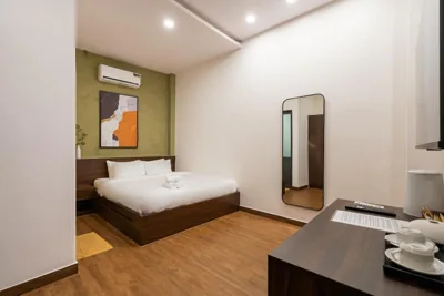 Deluxe King Studio — V Living - Downtown Saigon Stay with Free Laundry